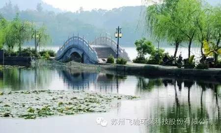 定制版全自动水草收割船亮相杭州西湖清理湖面